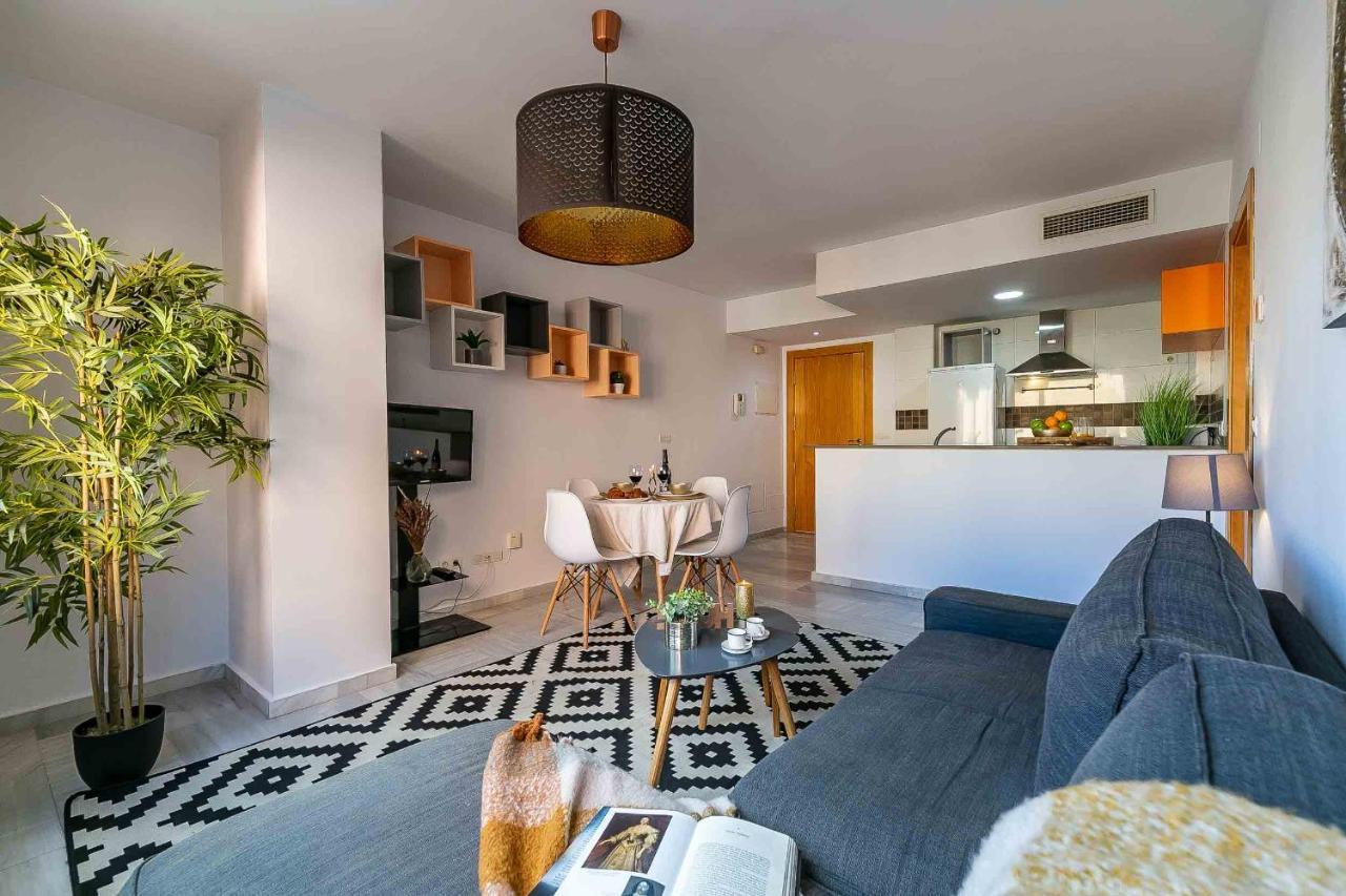 Carlos Haya Beautiful Apartment With Parking Málaga Buitenkant foto