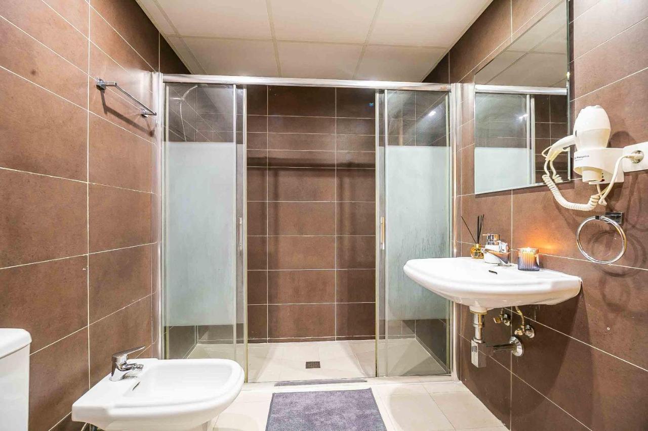 Carlos Haya Beautiful Apartment With Parking Málaga Buitenkant foto
